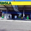 Frontalansicht der AGROLA Tankstelle in Gipf Oberfrick. Überdacht.