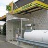 AGROLA Tankstelle in Beinwil am See. Eine Tanksäule mit Zahlterminal. Rechts im Bild Tank. Nicht überdacht.